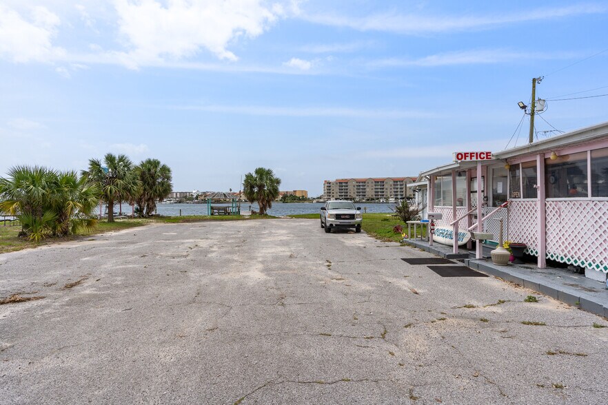 More Photos Of 195 Brooks St SE, Fort Walton Beach Hotel For Sale