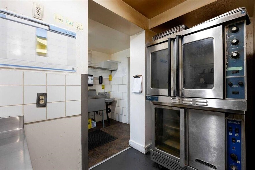 More Photos Of 10015 Main St, Fort McMurray Specialty For Sale