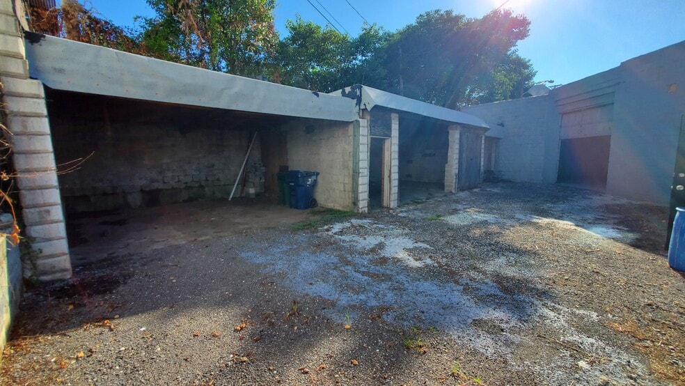 More Photos Of 1160 Homestead St, Baltimore Auto Repair For Lease