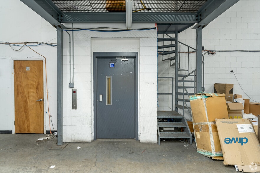 More Photos Of 3718 57th St, Woodside Distribution For Sale