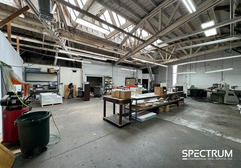 More Photos Of 525 W Windsor Rd, Glendale Manufacturing For Sale