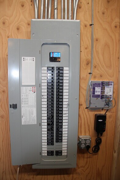 More Photos Of 446 S Main St, Winner General Retail For Sale