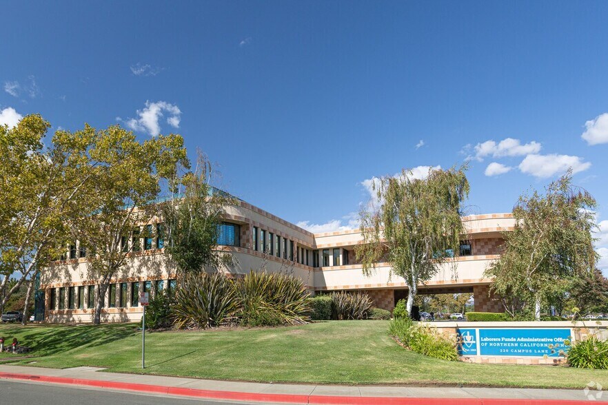 More Photos Of 220 Campus Ln, Fairfield Medical For Lease