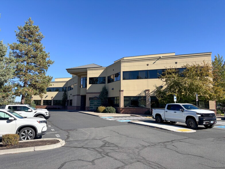 More Photos Of 705-775 SW Bonnett Way, Bend Unknown For Lease