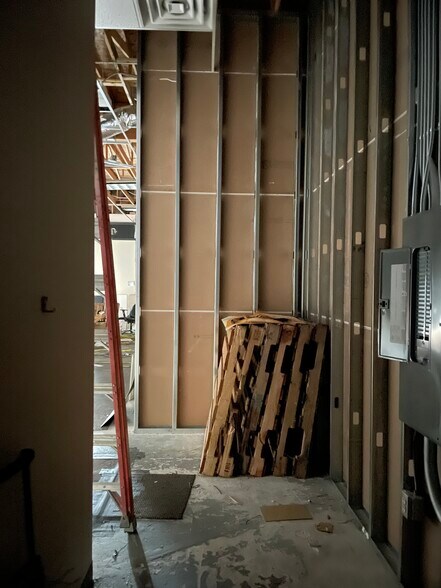 More Photos Of 410 Merhar Ave, Fairbanks Storefront For Lease