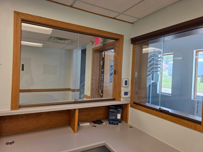 More Photos Of 1130 Sextonville Rd, Richland Center Medical For Lease
