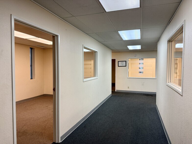 More Photos Of 9620 NE Colfax St, Portland Truck Terminal For Sale