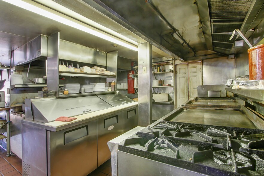 More Photos Of 337 W Big Bear Blvd, Big Bear City Restaurant For Sale