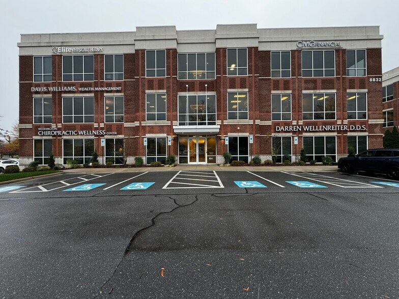 More Photos Of 8832 Blakeney Professional Dr, Charlotte Medical For Sale