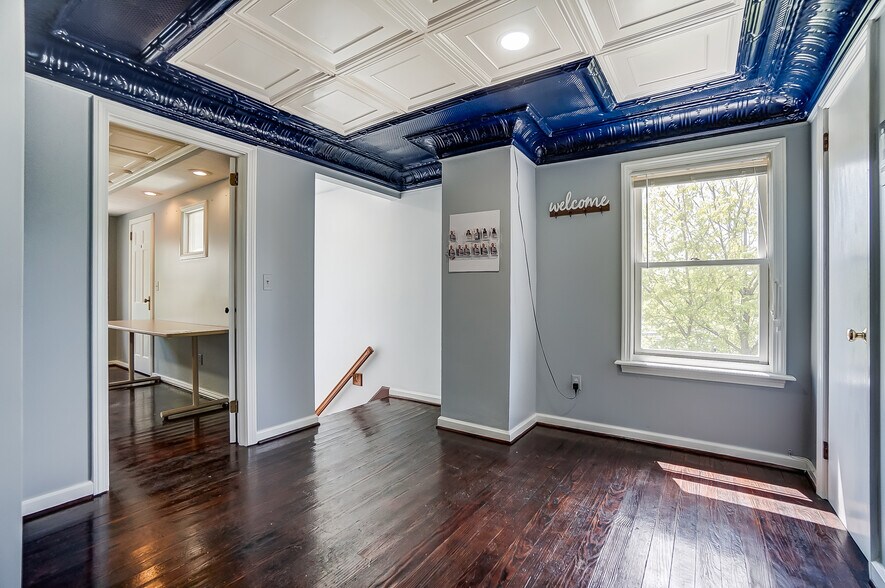 More Photos Of 1550 Lewis Center Rd, Lewis Center Freestanding For Sale