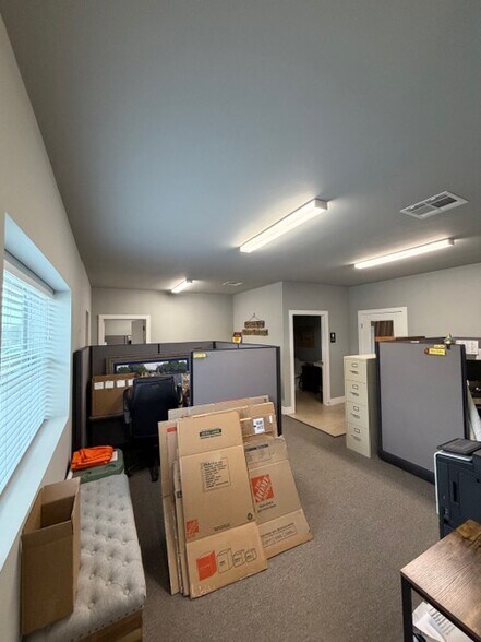 More Photos Of 14707 Fitzhugh Rd, Austin Warehouse For Lease