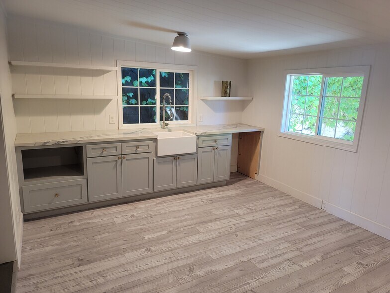 More Photos Of 457 Healdsburg Ave, Healdsburg Freestanding For Lease
