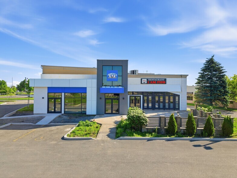 More Photos Of 1165 Rue Volta, Boucherville Restaurant For Lease