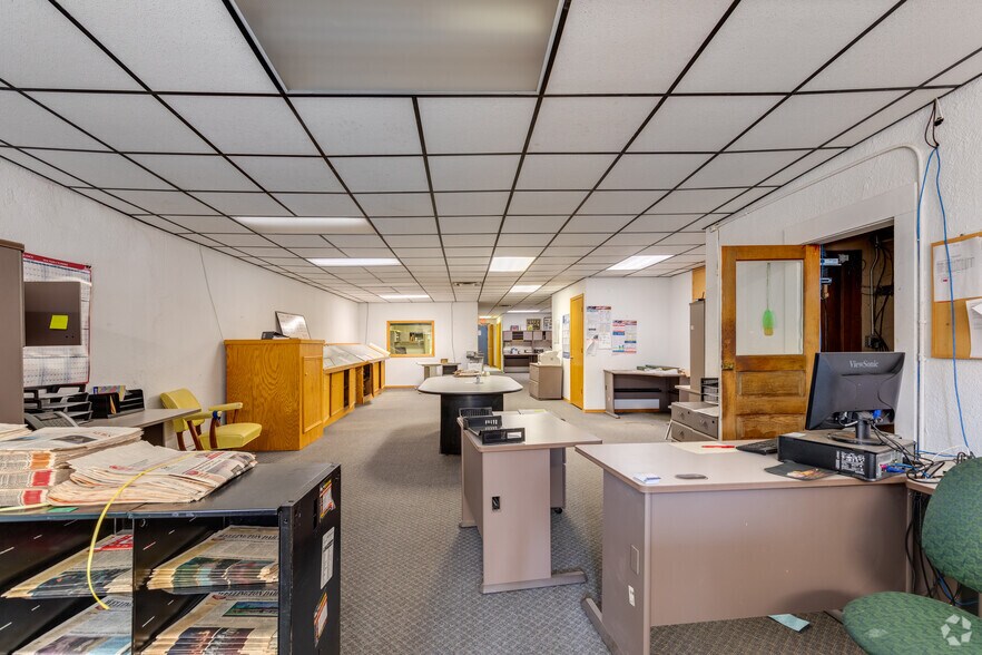 More Photos Of 113 W Harvey Ave, Wellington Office For Sale