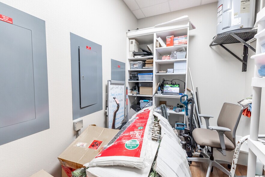 More Photos Of 809 County Road 466, Lady Lake Office For Sale