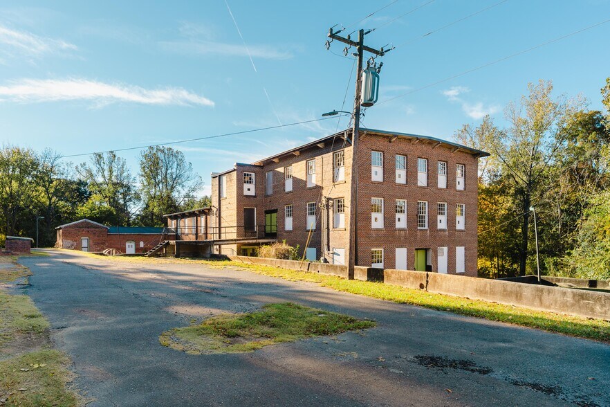 More Photos Of 250 N Main St, Mount Holly Office For Sale