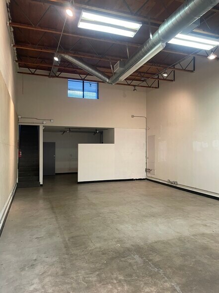 More Photos Of 1653 Stanford St, Santa Monica Warehouse For Lease