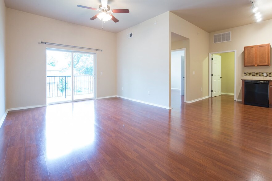 More Photos Of 715 Monnett Ave, Norman Apartments For Sale