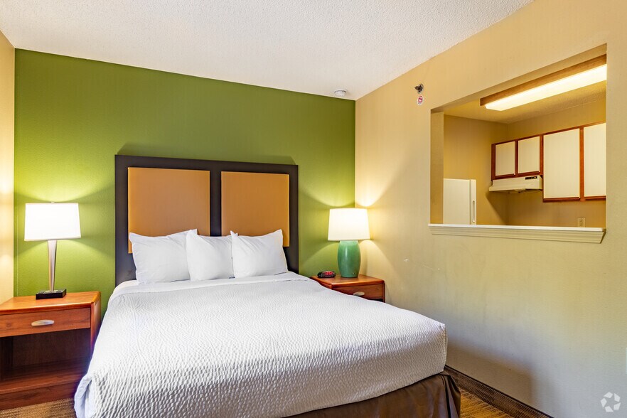More Photos Of 7065 Jimmy Carter Blvd, Peachtree Corners Hotel For Sale