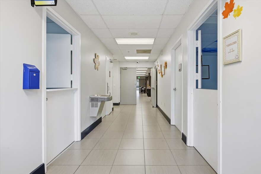 More Photos Of 8527 Pines Blvd, Pembroke Pines Office For Sale