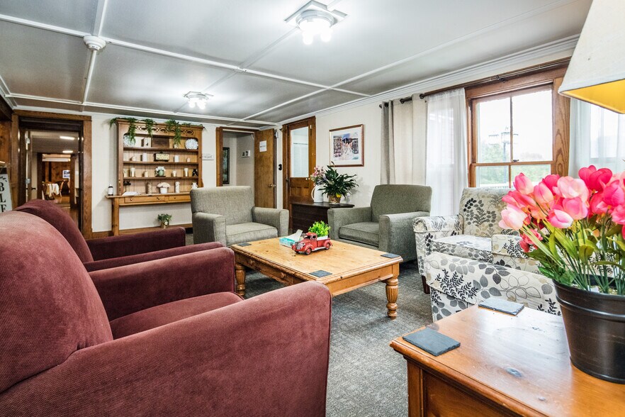 More Photos Of 78 Cream Hill Rd, Mendon Hospitality For Sale