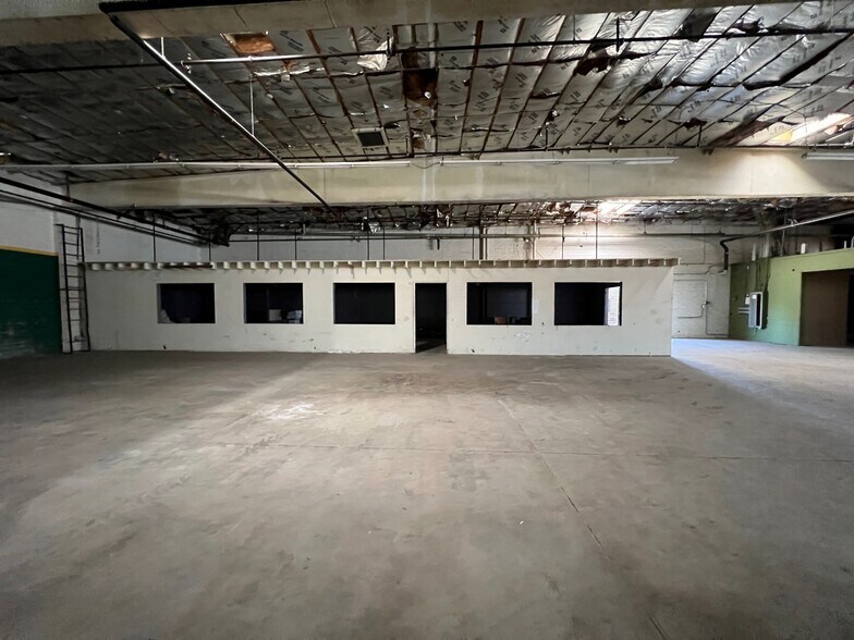 More Photos Of 3049 La Cienega Blvd, Culver City Warehouse For Lease