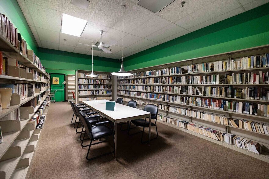 More Photos Of 5199 Rue Sherbrooke E, Montréal Apartments For Lease