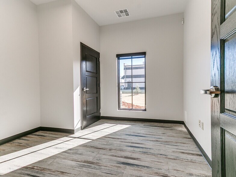 More Photos Of 8017 NW 122nd St., Oklahoma City Office For Lease