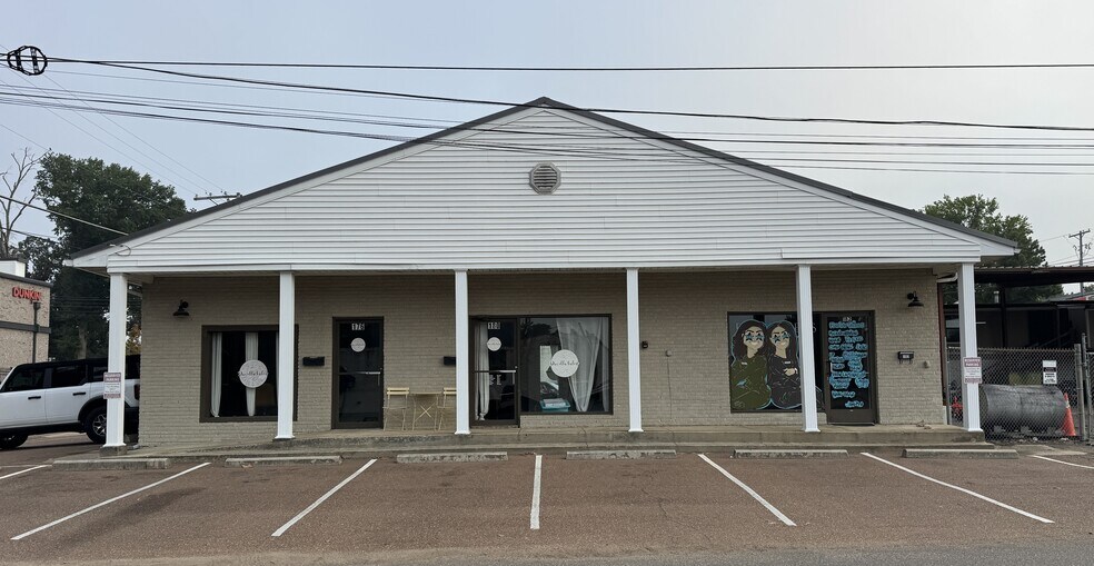 More Photos Of 176-180 E Center St, Hernando Storefront Retail Office For Lease