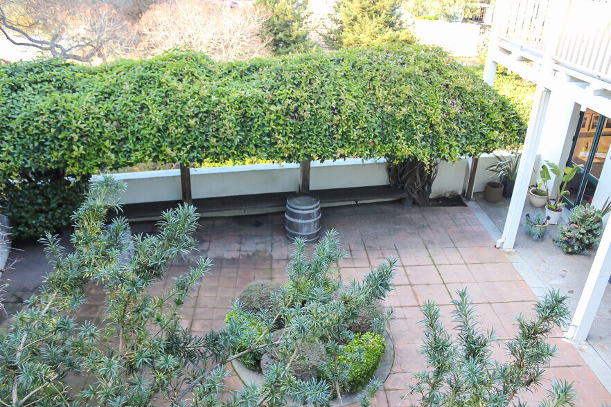 More Photos Of 550 Hartnell St, Monterey Office For Lease