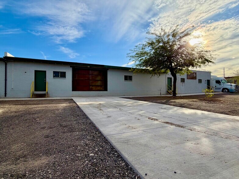 More Photos Of 3122-3144 E Columbia St, Tucson Research And Development For Sale
