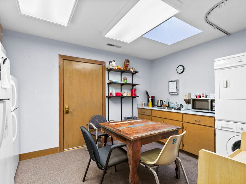 More Photos Of 157 Medical Park Dr, Brevard Medical For Lease