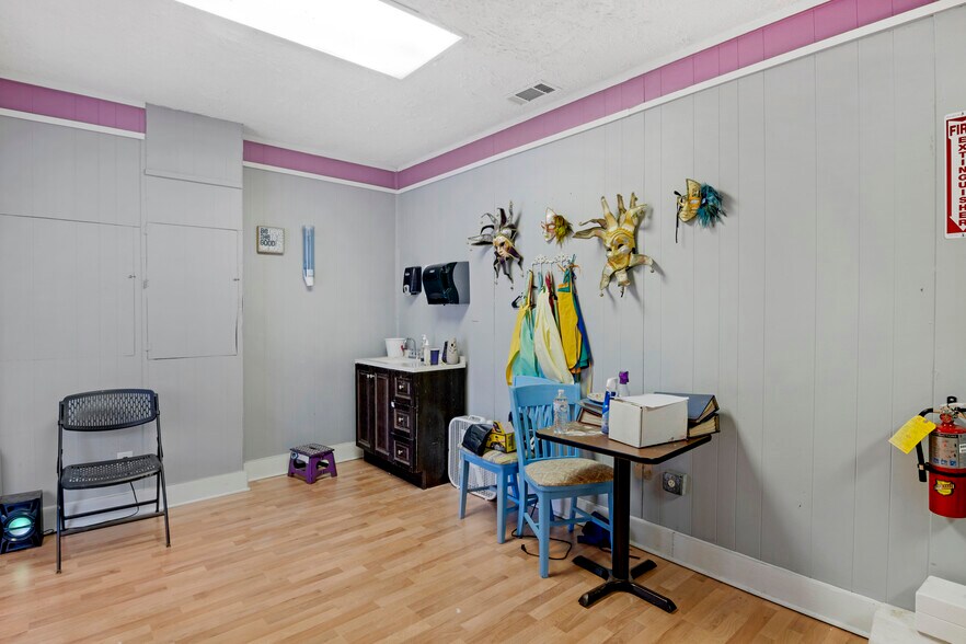 More Photos Of 315 S Welborn St, Hinesville Office For Sale