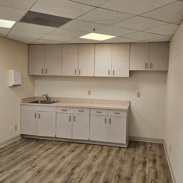 More Photos Of 4450 Capitola Rd, Capitola Office For Lease