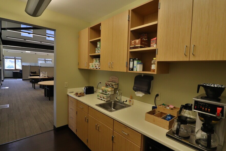 More Photos Of 502 33rd St, Cody Medical For Sale