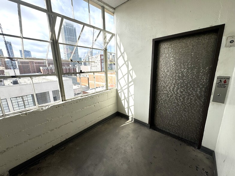 More Photos Of 1048 Santee St, Los Angeles Warehouse For Lease