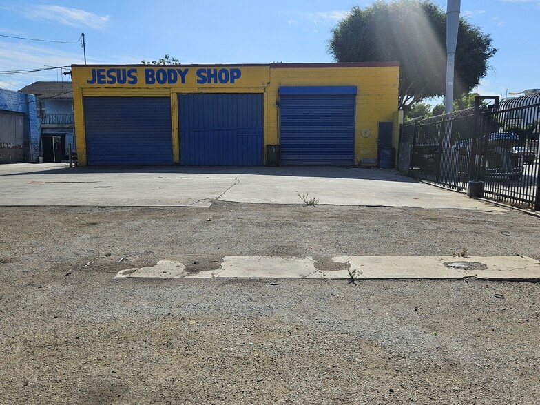 More Photos Of 5278 Adams Blvd, Los Angeles Auto Repair For Sale