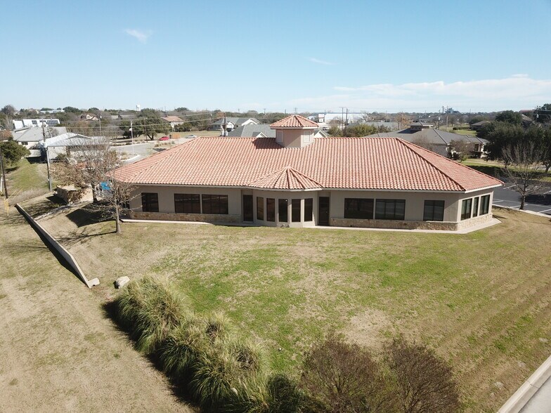 More Photos Of 1002 Marble Heights Dr, Marble Falls Medical For Lease
