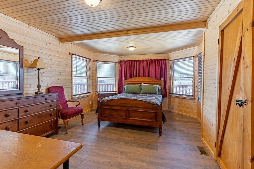 More Photos Of 235 Farmers Market Dr, Hillsville Restaurant For Sale