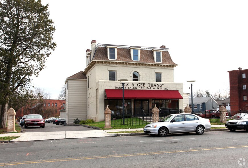 Primary Photo Of 2404 Main St, Hartford Storefront Retail Office For Sale