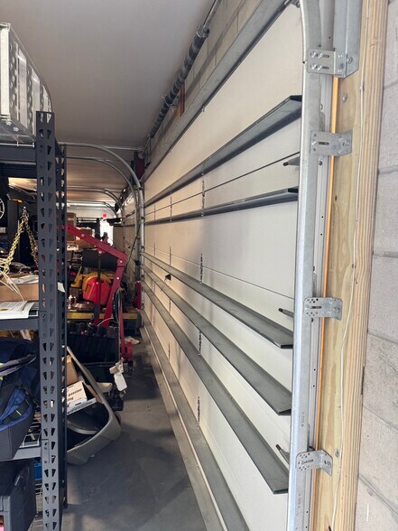 More Photos Of 2010 Kings Cir S, Neptune Beach Flex For Lease