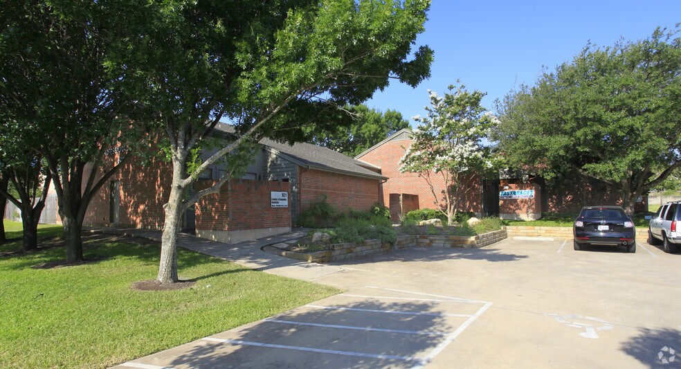 More Photos Of 6700 West Gate Blvd, Austin Medical For Lease