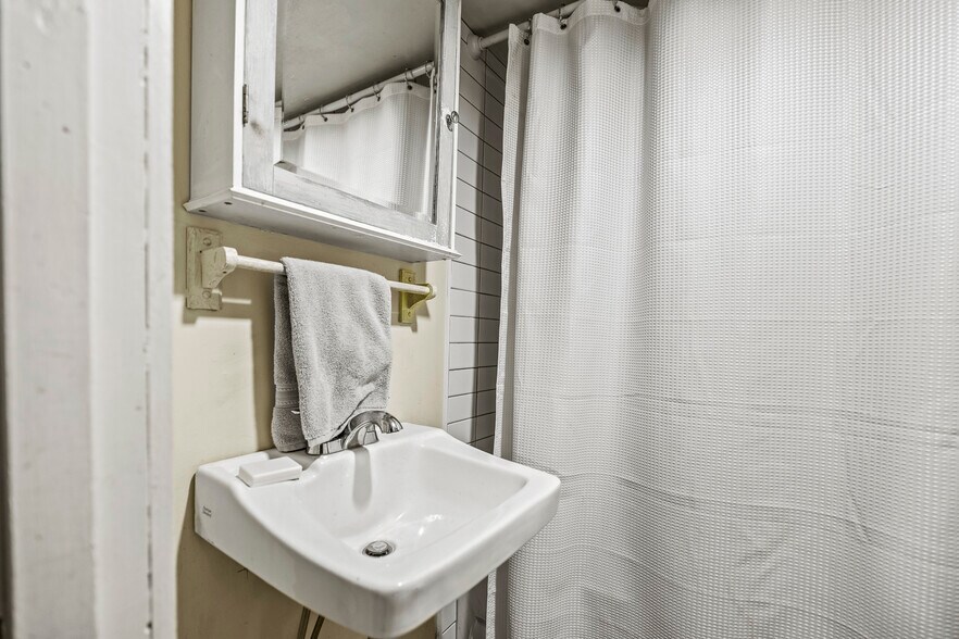 More Photos Of 441 Main St, South Berwick Apartments For Sale