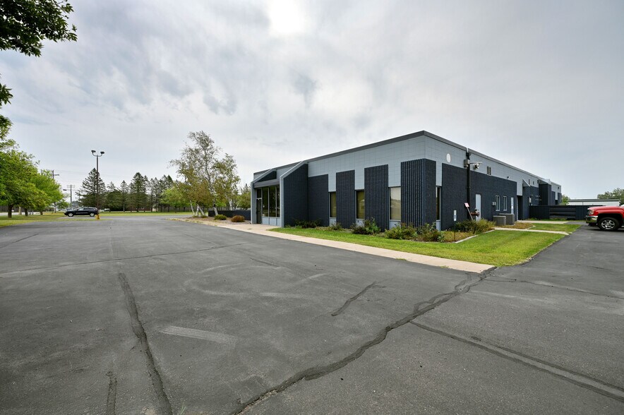 More Photos Of 310 W South St, Rice Lake Manufacturing For Lease