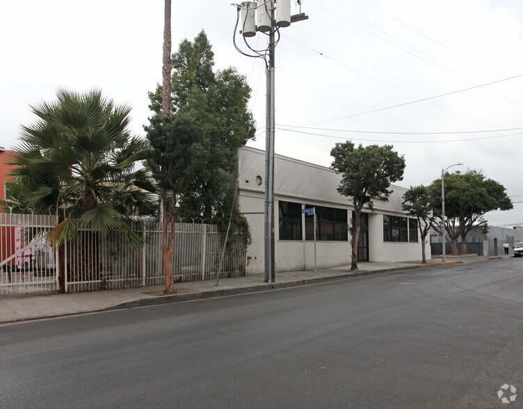 More Photos Of 6666 Lexington Ave, Los Angeles Warehouse For Lease