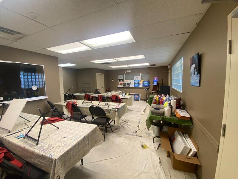 More Photos Of 115-119 Cedar St, Greater Sudbury General Retail For Sale