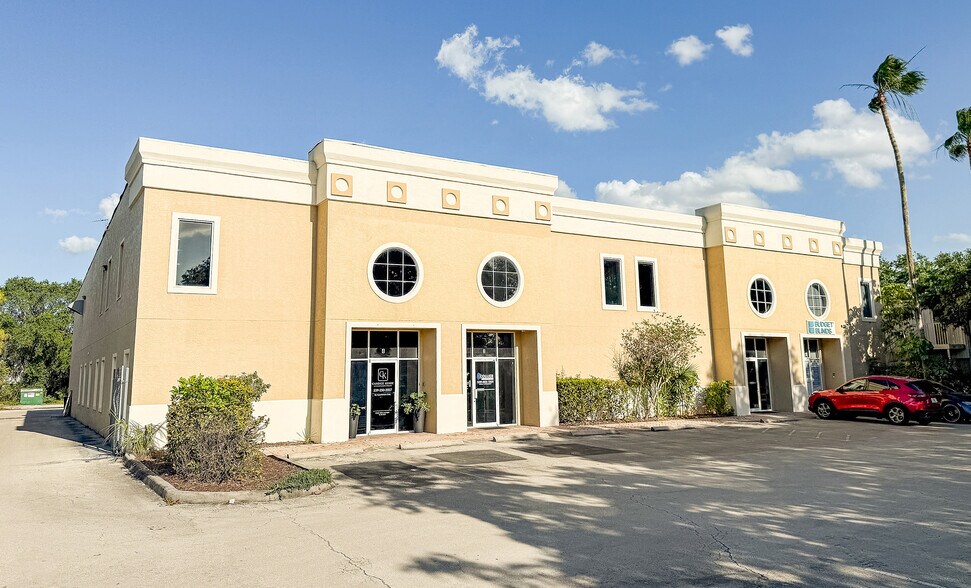 More Photos Of 5780 Taylor Rd, Naples Showroom For Sale