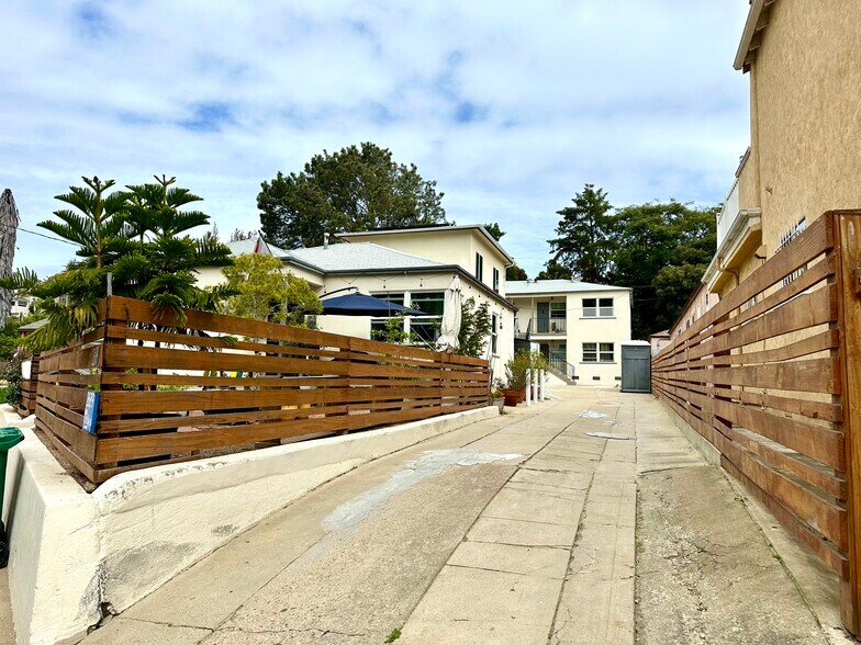 More Photos Of 2689 Reynard Way, San Diego Apartments For Sale
