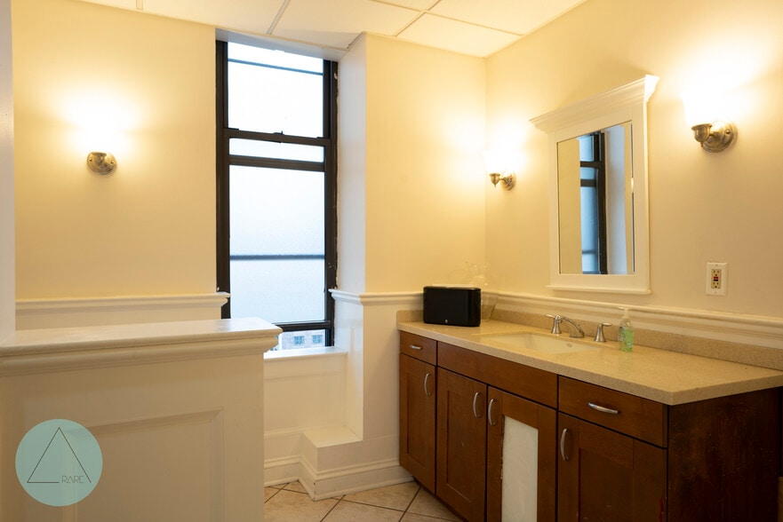 More Photos Of 115 W 29th St, New York Loft Creative Space For Sale