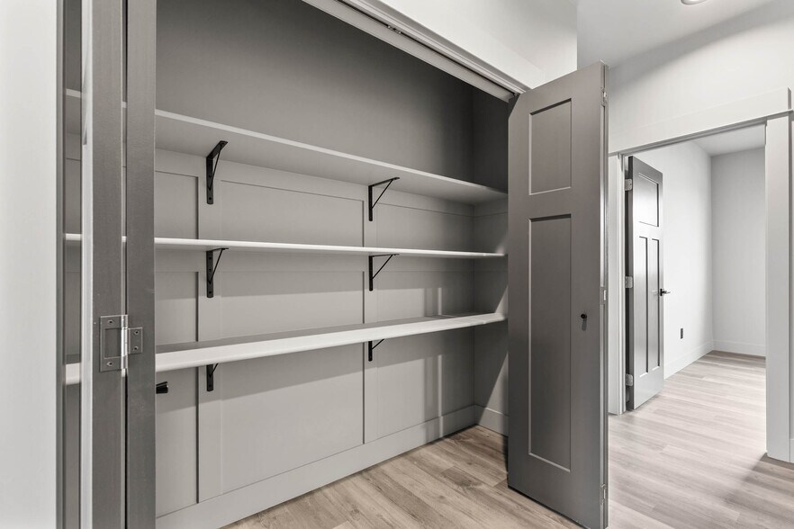 More Photos Of 204 Fletching way, Belgrade Showroom For Sale
